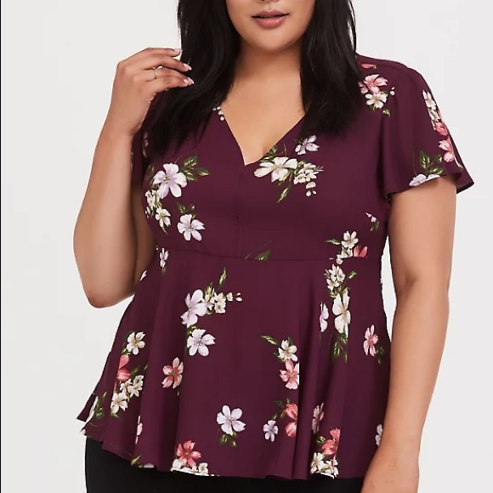 *SOLD* Torrid BURGUNDY PURPLE FLORAL GEORGETTE FLUTTER SLEEVE BABYDOLL BLOUSE